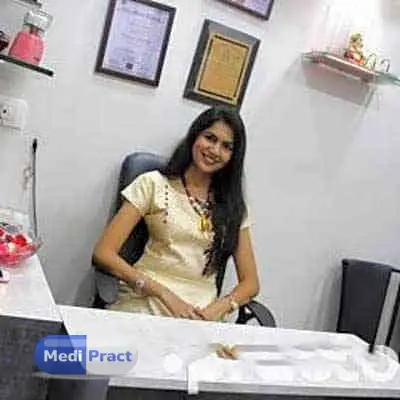Dr. Akshita Jain-Punamiya Profile Picture